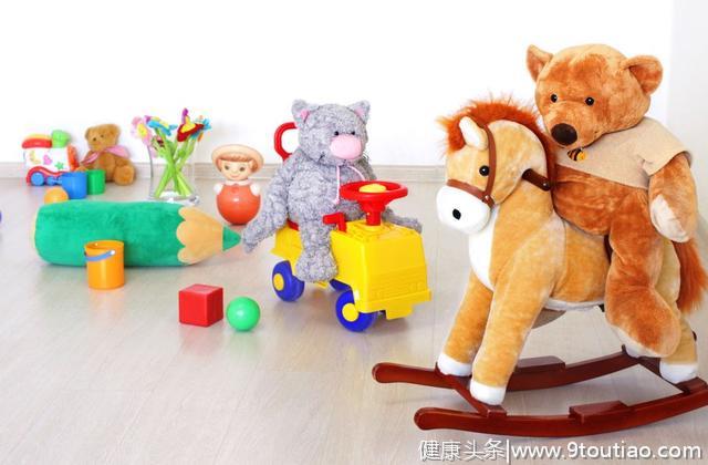 孩子收集玩具得白血病，家长后悔：不知道玩具会甲醛超标