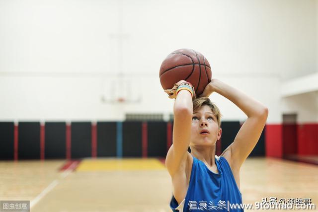 颈腰突手术后可打篮球吗？