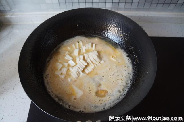 菜谱：温暖的冬季虾仁蟹味菇羹的做法！