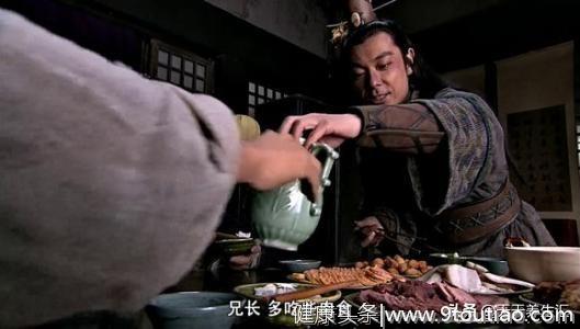 男人最怕的4种食物，要尽量少吃，可惜有很多人都喜欢吃