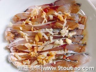 夏日菜谱，蒜蓉粉丝蒸鱼片，做法简单，营养美味，适合夏天的蒸菜