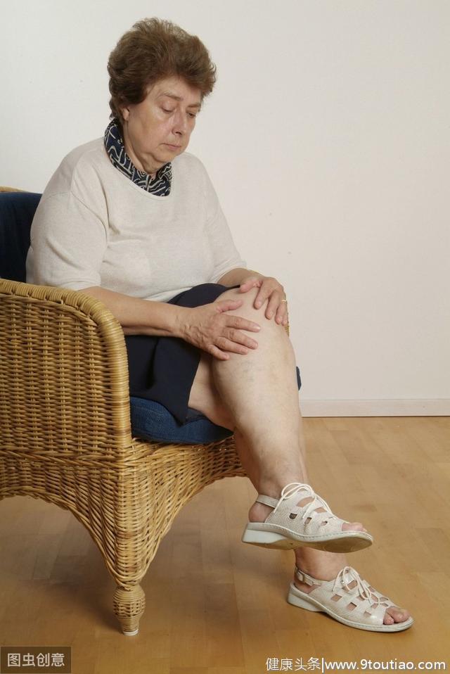 中老年女性注意：腿疼不一定是关节炎，这5种特殊膝关节病要知道