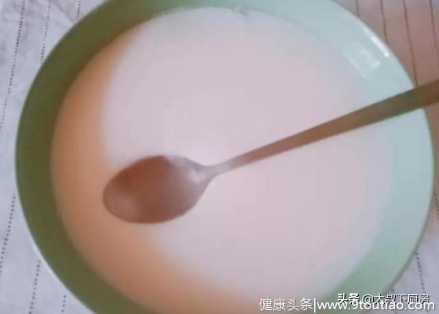 大叔家的秋季食谱：姜汁撞奶，入口即化，甜中带辣，家人爱吃