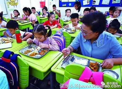 来看看徐州这3所学校食堂，娃娃吃什么校长吃什么