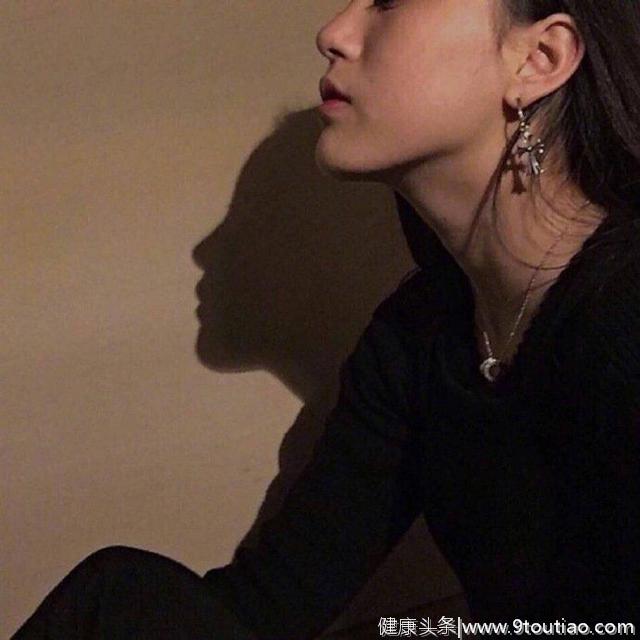 恋爱中女人需要关注，而男人害怕麻烦