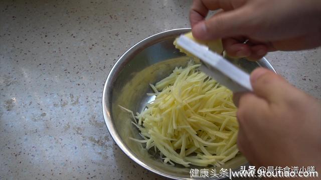 闷热的南方，一道凉拌爽脆土豆丝，打开你的食欲，吃什么都有胃口