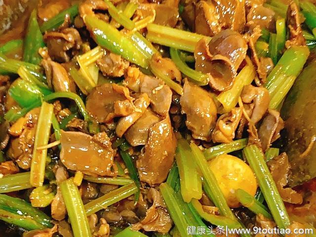 爆炒鸡杂：山东比较常见的下酒菜，搭配花生米