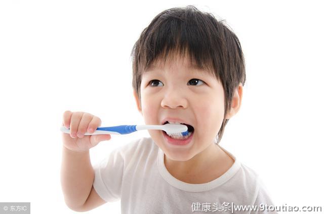 宝宝防牙病：龋齿跟睡觉有关；长牙后不刷牙；六龄齿错过窝沟封闭