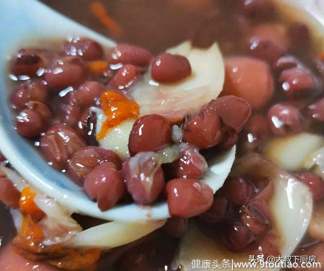 大叔家的冬季食谱：莲子红豆汤，香甜味美，软糯可口，家人爱吃