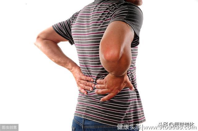 腰椎间盘突出如何缓解疼痛？专家：教你4招，腰不痛身轻松