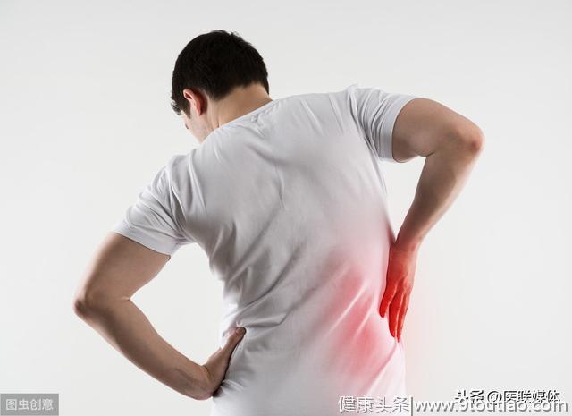腰椎间盘突出如何缓解疼痛？专家：教你4招，腰不痛身轻松