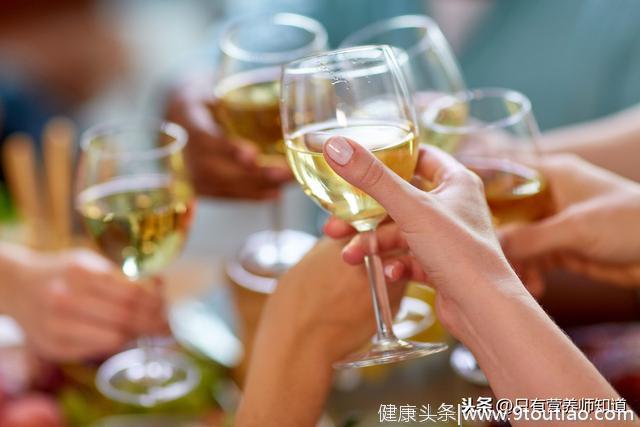 听说“适当喝酒”可以抗癌？应该怎么喝？每天喝多少？