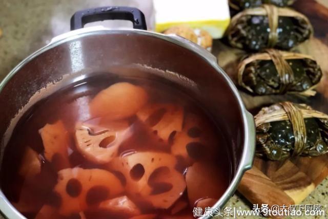 大叔家的秋季食谱：大闸蟹炖汤，鲜香味美，简单易做，家人爱吃