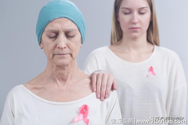 乳腺癌并不罕见，早点抓住4个早期症状，或许能躲过一劫