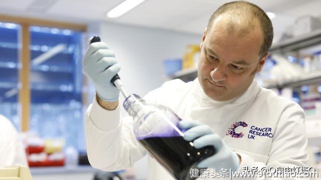科学家从癌症研究转向研发新冠状病毒疫苗